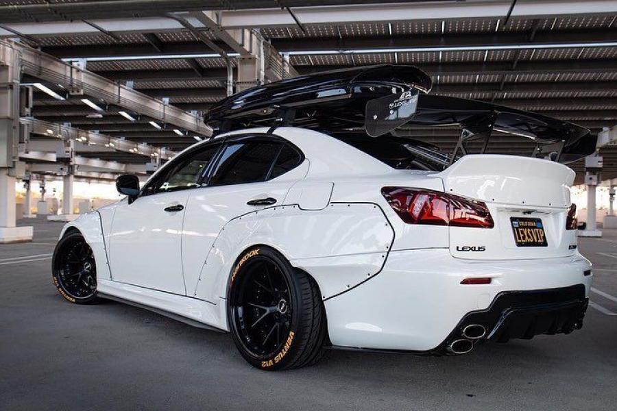  Lexus IS350 by Clinched 2019 года  (фото 4 из 4)